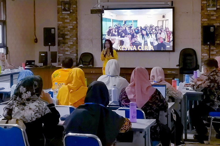 Dr-Rully-Suwartiningsih-a.jpg