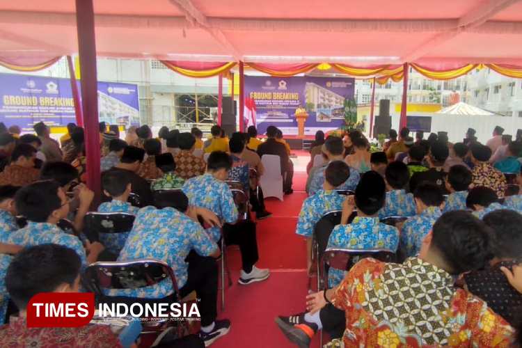 Ketua-Umum-DPP-Partai-Golkar-Bahlil-Lahadalia-g.jpg
