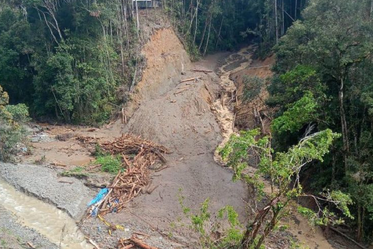 Lokasi bencana banjir bandang dan tanah longsor yang melanda wilayah Distrik Catubouw, Kabupaten Pegunungan Arfak, Papua Barat. ANTARA/HO-Basarnas Manokwari