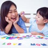 Mengasuh Anak Ternyata Punya Efek Positif pada Kesehatan Otak Lho