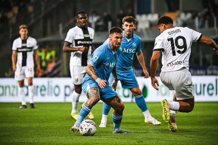 Napoli gagal mengunci gelar juara Liga Italia usai bermain imbang 0-0 saat melawan Parma. (Foto:ssc napoli)