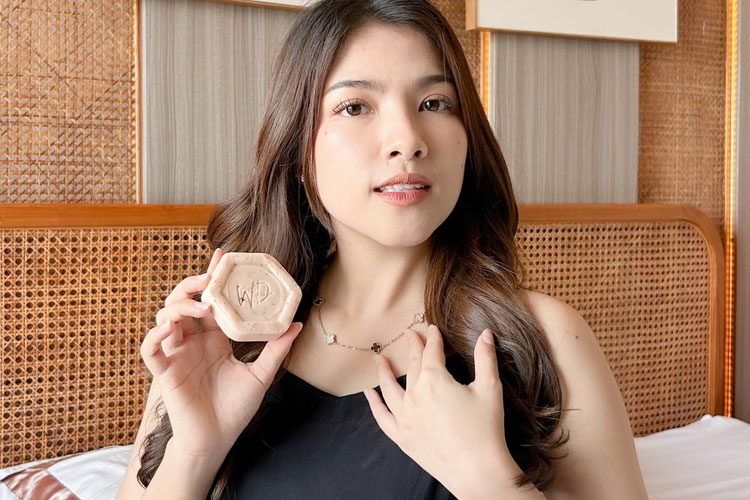 White-Diary-Gluta-Soap-a.jpg