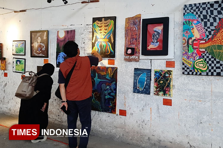 ALPA 10 Sulap Pabrik Keramik Terbengkalai Jadi Surga Pameran Seni