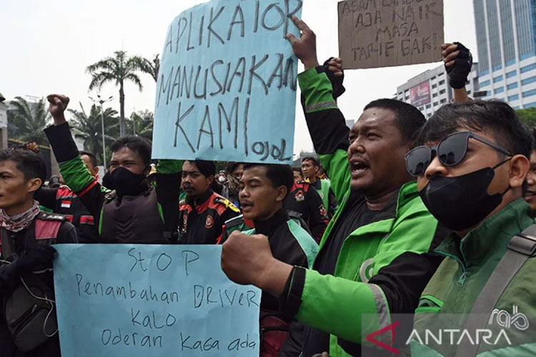 Wamenaker Dukung Tuntutan Pengemudi Ojol: Negara Harus Hadir Lindungi Mitra