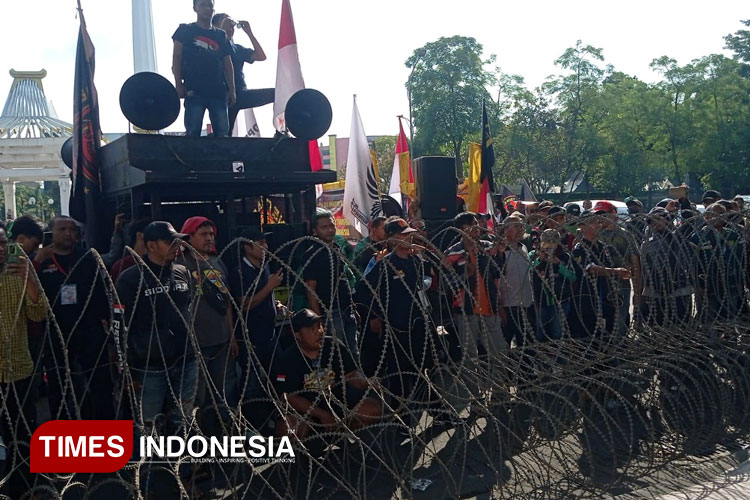 Ribuan Ojol se-Jawa Timur Gelar Demo, Sampaikan 5 Tuntutan