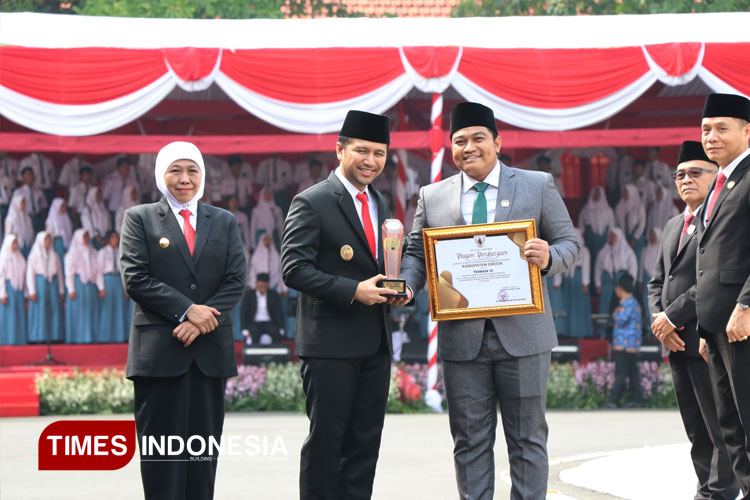 DPRD Gresik Tunjukkan Keterbukaan Informasi, Raih Penghargaan JDIH Terbaik di Jatim