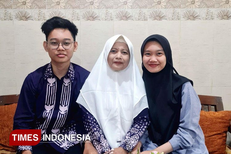 Gantikan Almarhum Ayah, Remaja 18 Tahun Asal Bantul Jadi Jemaah Haji Termuda DIY 2025