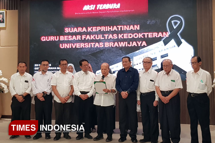 Aksi Guru Besar FK UB Kritik Kebijakan Pendidikan Kedokteran