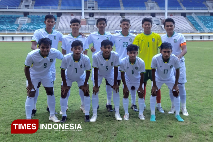Tim-Porprov-Sepak-Bola-Putra-Banyuwangi-libas-Bondowoso-c.jpg