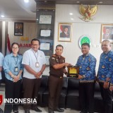 Optimalisasi PAD Meningkat, Bapenda Majalengka Berikan Penghargaan Kepada Kejari