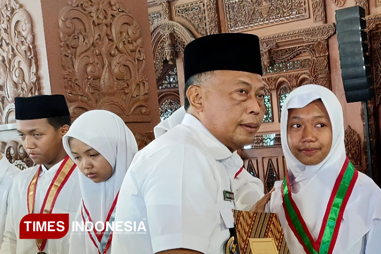 Jumlahnya Meningkat, Bupati Ponorogo Mewisuda Ribuan Hafidz Al-Quran