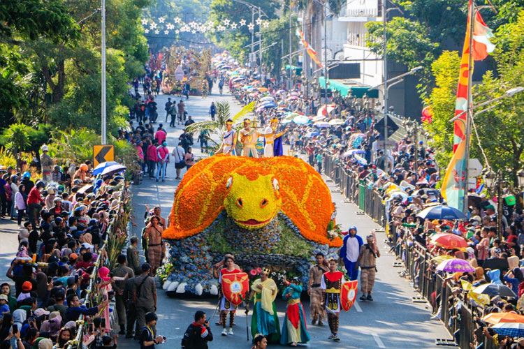 Keseruan perhelatan Surabaya Vaganza 2024 lalu. (FOTO: Dok. Humas Pemkot Surabaya)
