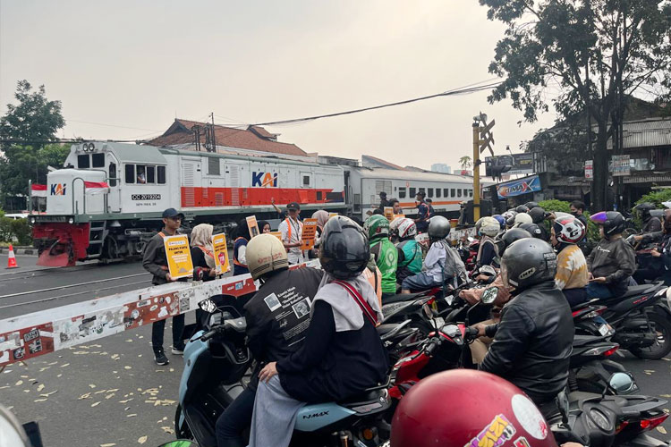 KAI Daop 2 Bandung Edukasi Keselamatan di Perlintasan Sebidang