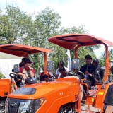 Dukung Swasembada Pangan, Polbangtan Malang Dampingi Pelatihan Traktor di OKI