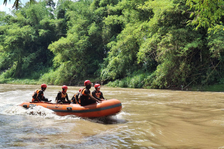 Bupati Kediri Berharap Korban Banjir di Kec Mojo Segera Ditemukan
