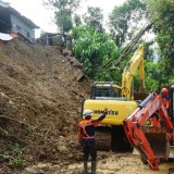 Tim Gabungan Berjibaku Evakuasi Korban Tanah Longsor di Trenggalek, 6 Warga Dilaporkan Hilang