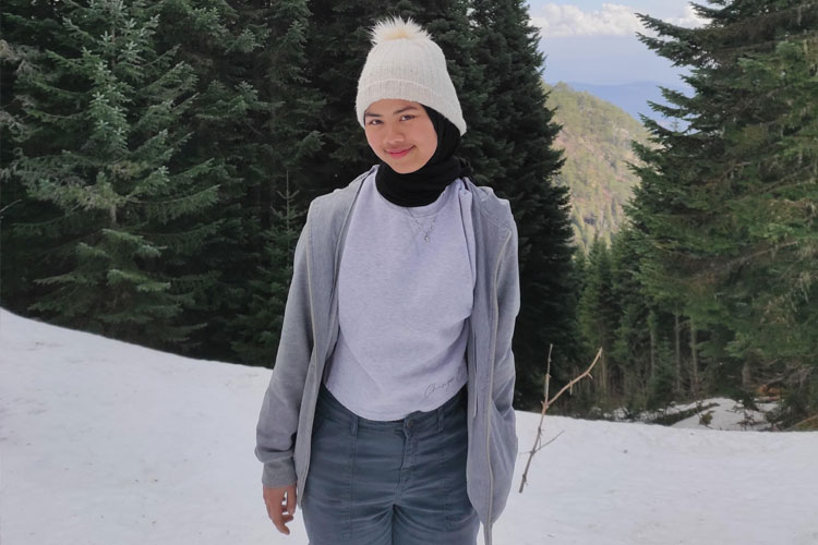 Yessa Ardiana Putri, mahasiswi S1 di jurusan Manajemen Sistem Informasi di Necmettin Erbakan University, yang terletak di Kota Konya, Turki. Foto: PPI Turki