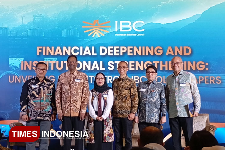 pembicara-dalam-peluncurkan-Riset-dan-Rekomendasi-IBC.jpg