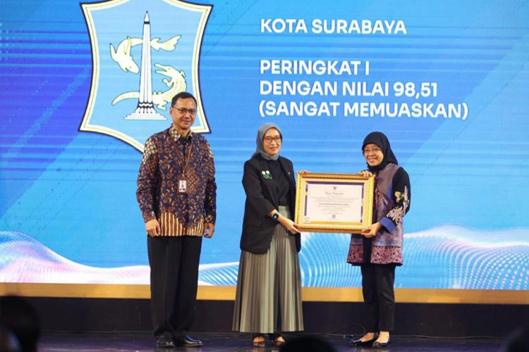 Pemkot Surabaya Sabet Dua Penghargaan Bergengsi dari ANRI