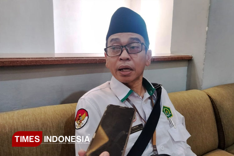 Kepala Seksi Penyelenggaraan Haji dan Umrah (PHU) Kemenag Kota Malang, Ahmad Subhan saat ditemui awak media. (FOTO: Rizky Kurniawan Pratama/TIMES Indonesia)