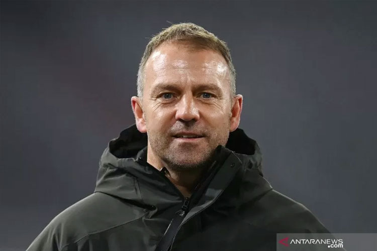 Raih Tiga Trofi Musim Perdana, Barcelona Perpanjang Kontrak Hansi Flick