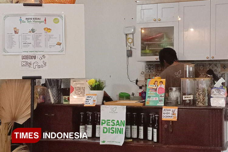 Kedai Esteh Hangat di Singosari Malang. (FOTO: Nadila Putri Anggraeni / Kontributor TIMES Indonesia)