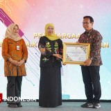 DPMD Jatim Raih Penghargaan Reformasi Birokrasi dan Kearsipan: Bukti Nyata Sinergi, Kolaborasi, dan Optimisme Tanpa Batas