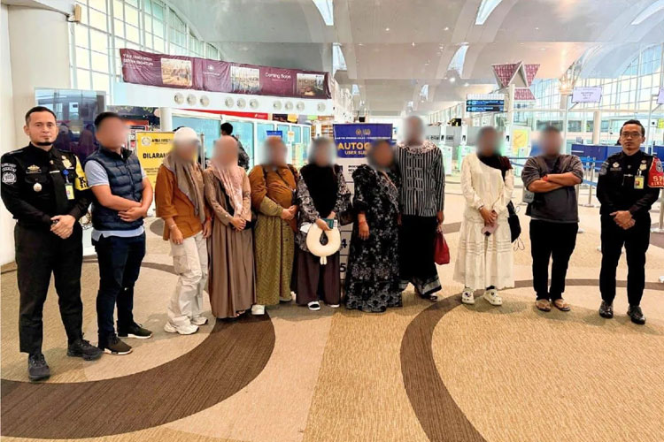 Imigrasi Kelas I Khusus TPI Medan menggagalkan pemberangkatan sembilan orang calon haji nonprosedural di Bandar Udara Internasional Kualanamu, Kabupaten Deli Serdang, Sumatera Utara