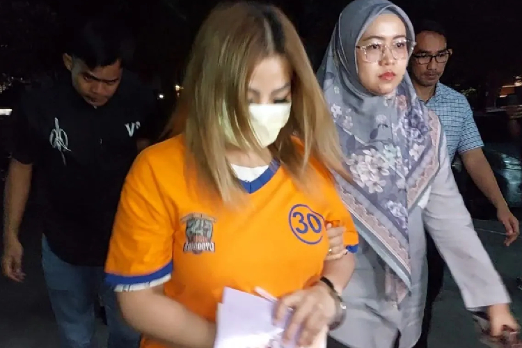 Jan Hwa Diana, Pemilik CV Sentoso menjadi Tersangka Penggelapan 108 Ijazah Karyawan