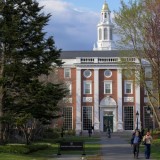 Donald Trump Larang Harvard Terima Mahasiswa Asing, Ancam Perluas ke Kampus Lain