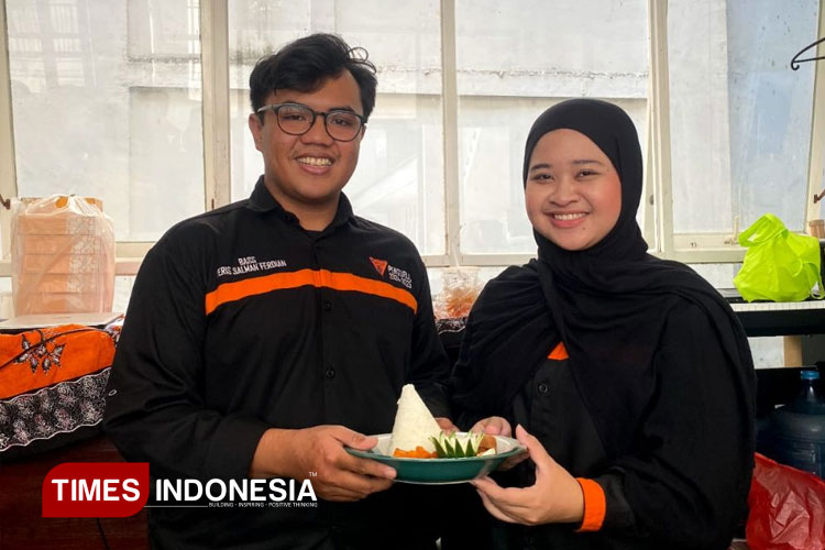 potong-tumpeng.jpg
