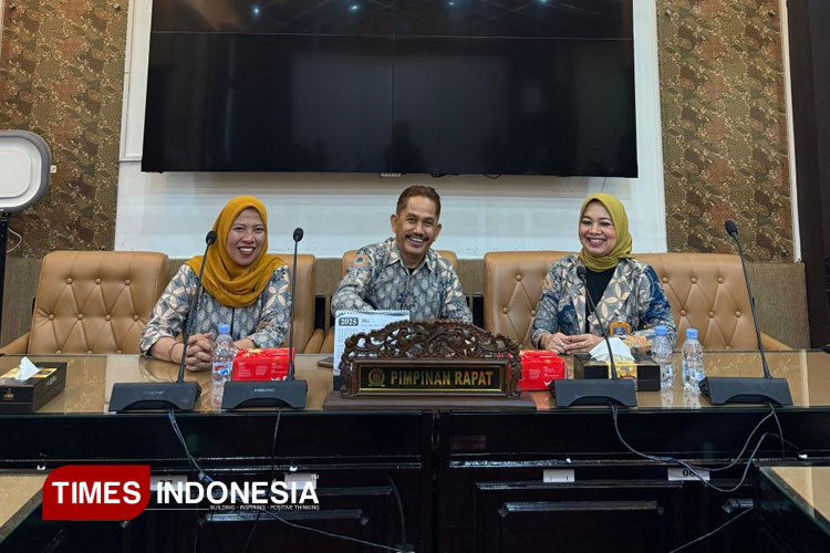 DPRD-Jawa-Timur.jpg