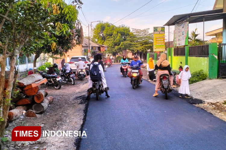 Jalan dusun curahlembu, Desa Plalangan yang sudah di lakukan pengaspalan. (Foto : M. Abdul Basid / TIMES Indonesia)