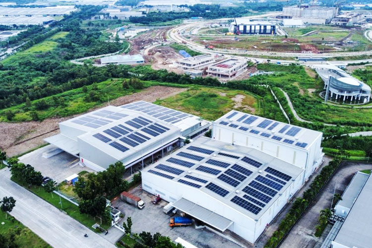 Pembangkit Listrik Tenaga Surya (PLTS) Atap PT Blasfolie Internasional Indonesia. (FOTO: dok. Pribadi)
