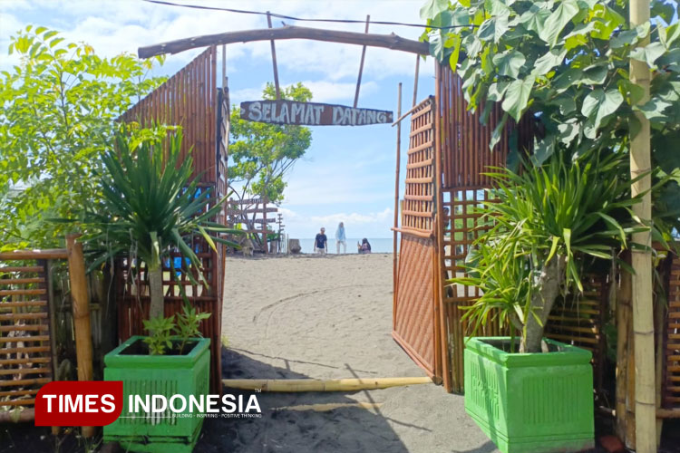 Pesona Pantai Wonosari, Tempat Asyik Menikmati Eksotisme Selat Bali dari Banyuwangi