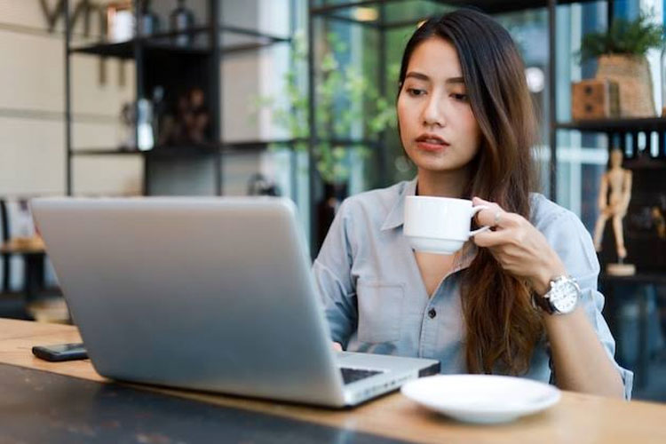 Kafein dan Produktivitas: Benarkah Kopi Dapat Meningkatkan Kinerja?