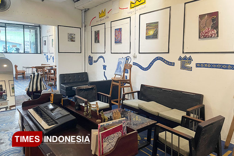 Suasana Arthemis Coffe yang cozy dan Artisty. (FOTO: Kontributor TIMES Indonesia / Ringgo Septiko WP)