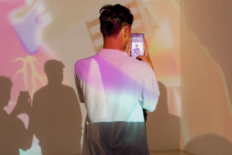Suasana-pameran-seni-digital-Void-Vision-2025-h.jpg