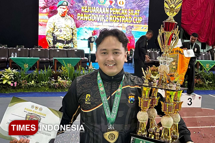 Bripda Sholeh dari Polres Lamongan Sabet Emas Pencak Silat Pangdivif 2 Cup