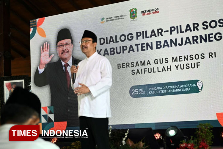 Mensos Siafullah Yusuf saat dialog dengan pilar sosial di Pendapa Dipayudha Adigraga Banjarnegara. (FOTO: Kominfo Banjarnegara for TIMES Indonesia)
