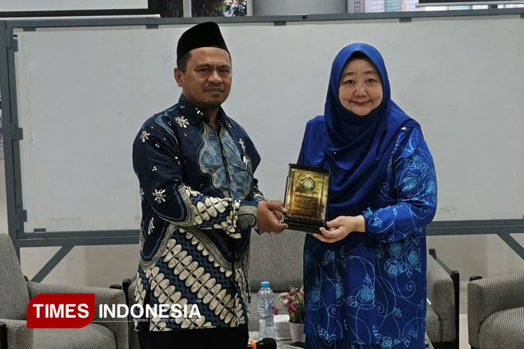Diskusi Akademik dan Kuliah Tamu Internasional PBSI FKIP Unisma Malang menghadirkan narasumber Prof. Madya Datin Dr. Nik Rafidah Nik Muh. Affendi dari Universiti Putra Malaysia. (FOTO: AJP TIMES Indonesia)