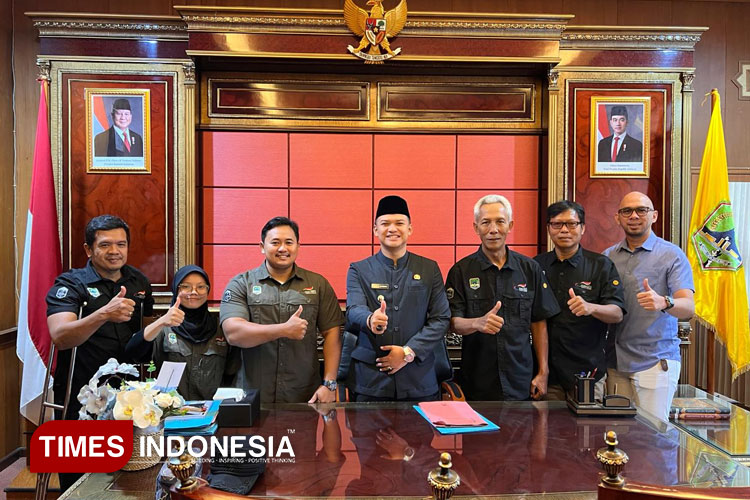 Raih Medali di Peparnas, Atlet dan Pelatih Terima Bonus dari Pemkab Majalengka