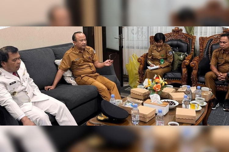 Wakil Wali Kota Bontang Agus Haris turut membersamai rapat koordinasi persiapan pembangunan pabrik soda ash (Foto: DPMPTSP Bontang)