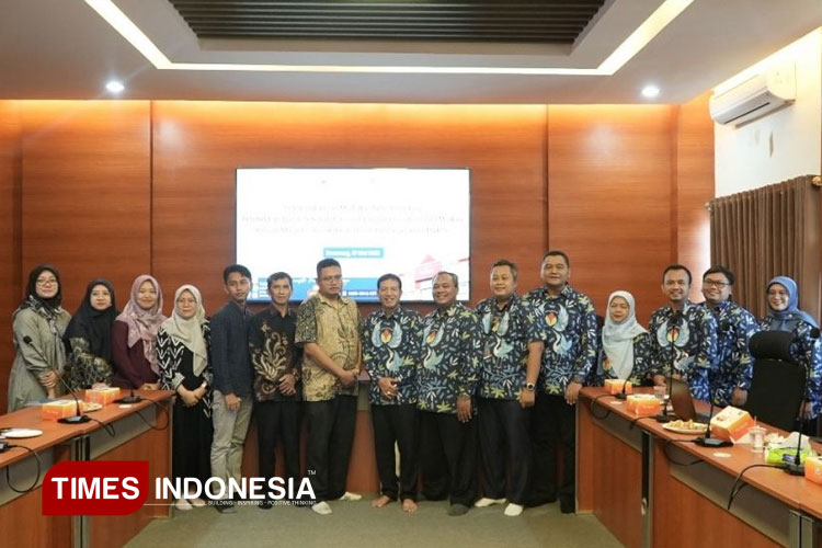 Foto bersama kegiatan benchmarking S2 Pendidikan Dasar UNIPMA dengan UPGRIS. (Foto: Humas UNIPMA for TIMES Indonesia)