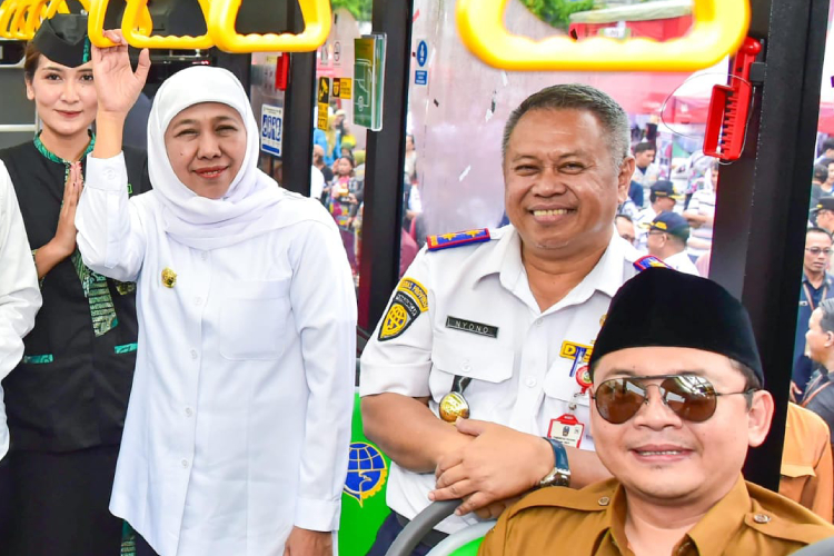 Gubernur-Khofifah-b-15.jpg