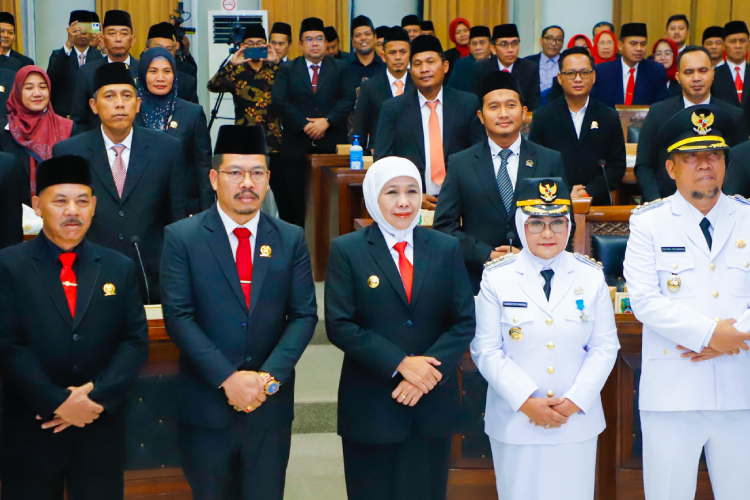 Gubernur-Khofifah-d.jpg