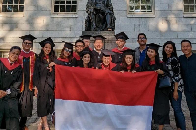 Kemlu Siapkan Bantuan untuk 87 Mahasiswa Indonesia Terdampak Kebijakan AS di Harvard