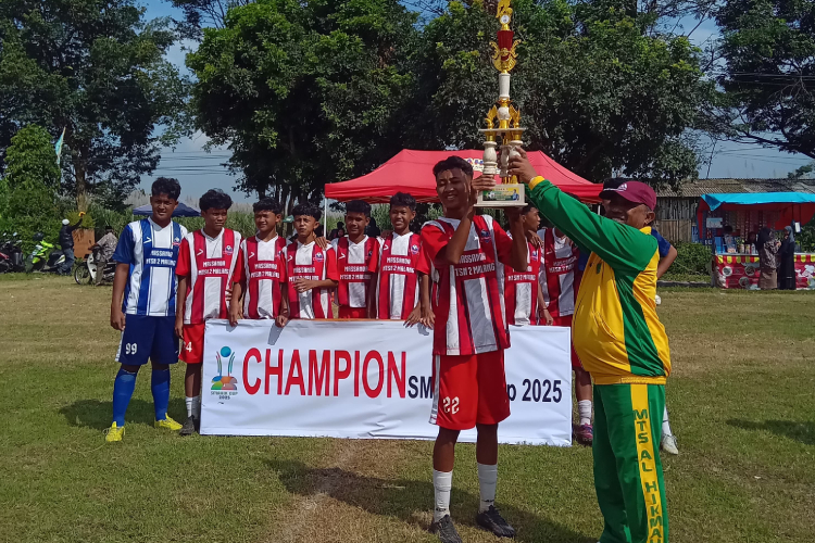 MTsN 2 Malang Sabet Gelar Juara Mini Soccer SMAICUP 2025
