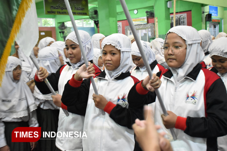 Bak Atlet Menangi Olimpiade, Murid Madrasah Gresik Diarak Usai Juara Porseni
