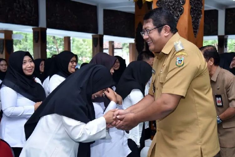 Ada 364 ASN Pemkab Pacitan Terima SK, Wabup Gagarin: Kuasai Tugas, Jangan Menyimpang